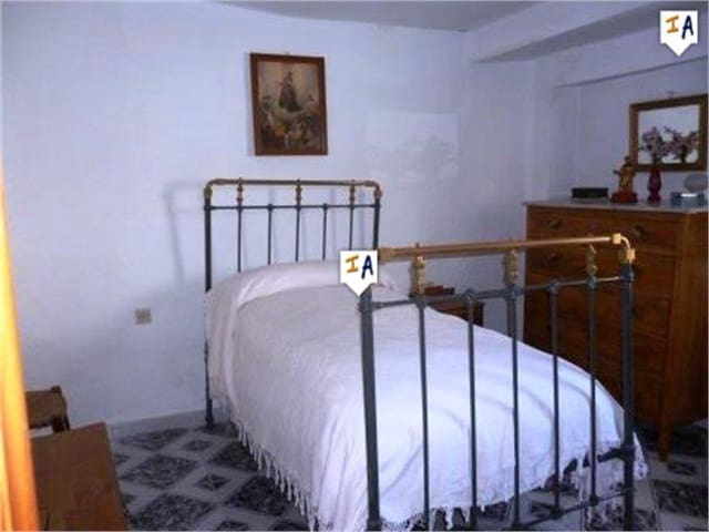 6 soveværelse Byhus til salg i Archidona - € 95.000 (Ref: 4774215)