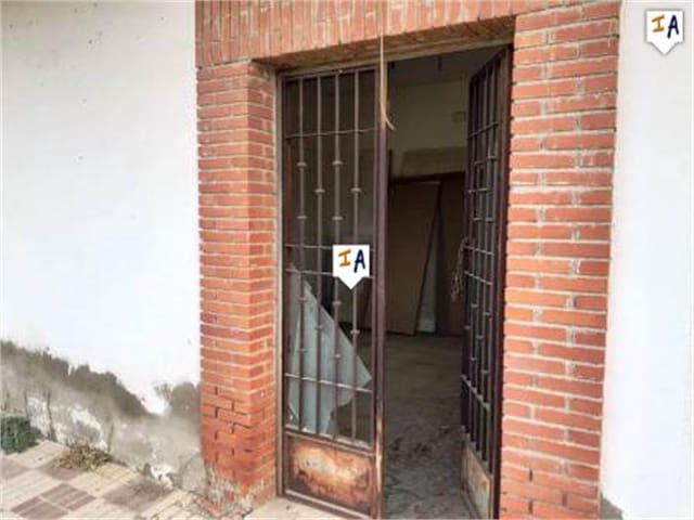 5 bedroom Commercial for sale in Lucena with garage - € 120,000 (Ref: 4838689)