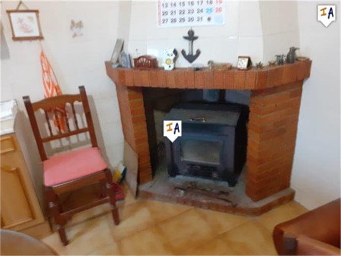 4 soverom Hus til salgs i Iznajar med garasje - € 84 000 (Ref: 4890402)