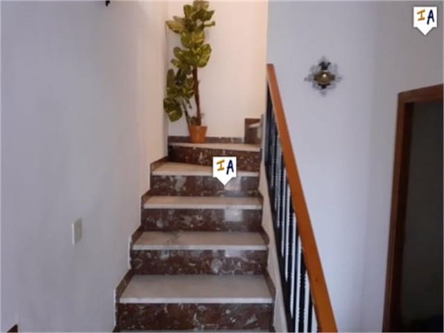 4 soverom Hus til salgs i El Higueral, Iznájar med garasje - € 84 000 (Ref: 4890402)