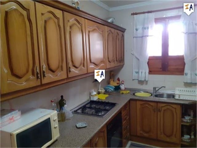 5 slaapkamer Finca/Landhuis te koop in Iznájar met garage - € 142.000 (Ref: 4963579)