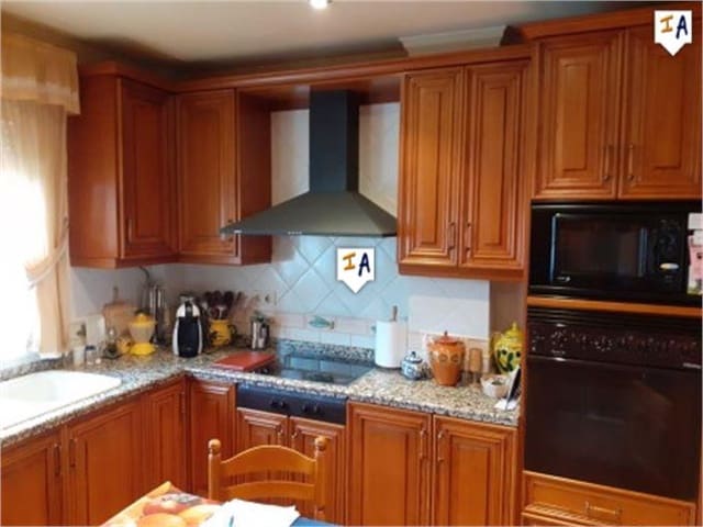 4 soverom Hus til salgs i Iznájar - € 139 000 (Ref: 4967814)