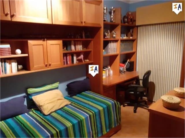 4 soverom Hus til salgs i Iznájar - € 139 000 (Ref: 4967814)