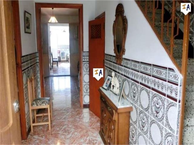 4 soverom Hus til salgs i Valdepeñas de Jaén - € 64 000 (Ref: 5119553)