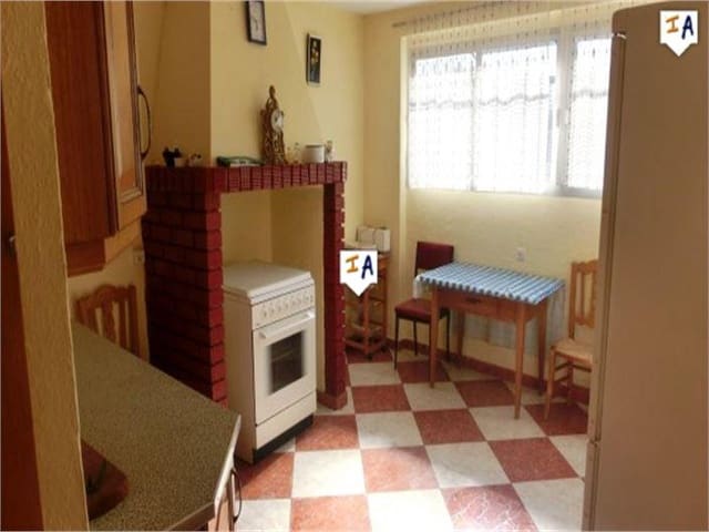 4 soverom Hus til salgs i Valdepeñas de Jaén - € 64 000 (Ref: 5119553)