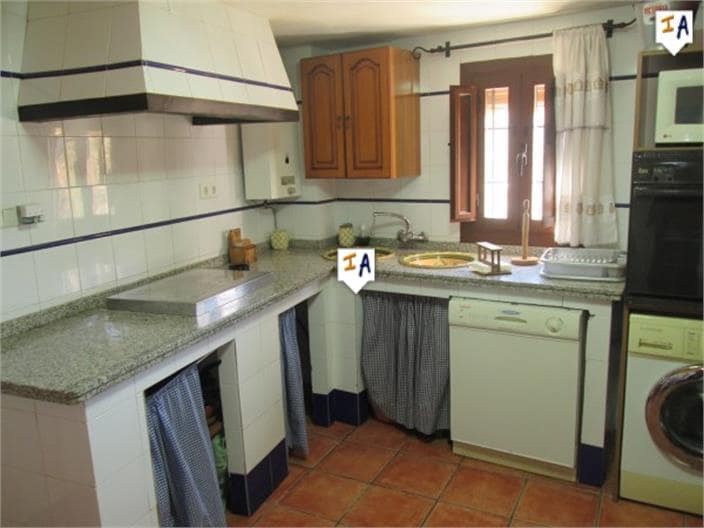 3 soverom Finca/Herregård til salgs i Priego de Cordoba med svømmebasseng - € 152 000 (Ref: 5302264)