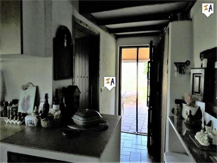 4 soveværelse Finca/Landehus til salg i Huelma med garage - € 250.000 (Ref: 5396192)