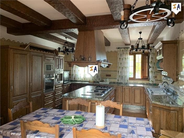 6 soveværelse Byhus til salg i Villanueva de la Concepcion med swimmingpool garage - € 550.000 (Ref: 5417660)