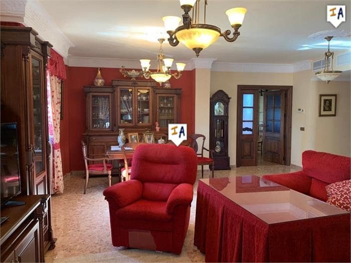 6 soveværelse Byhus til salg i Villanueva de la Concepcion med swimmingpool garage - € 550.000 (Ref: 5417660)