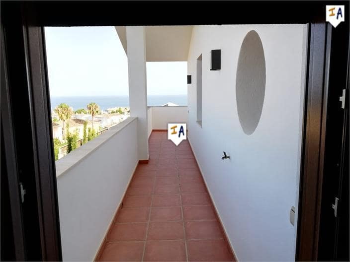 4 slaapkamer Villa te koop in La Linea de la Concepcion met zwembad garage - € 990.900 (Ref: 5428708)