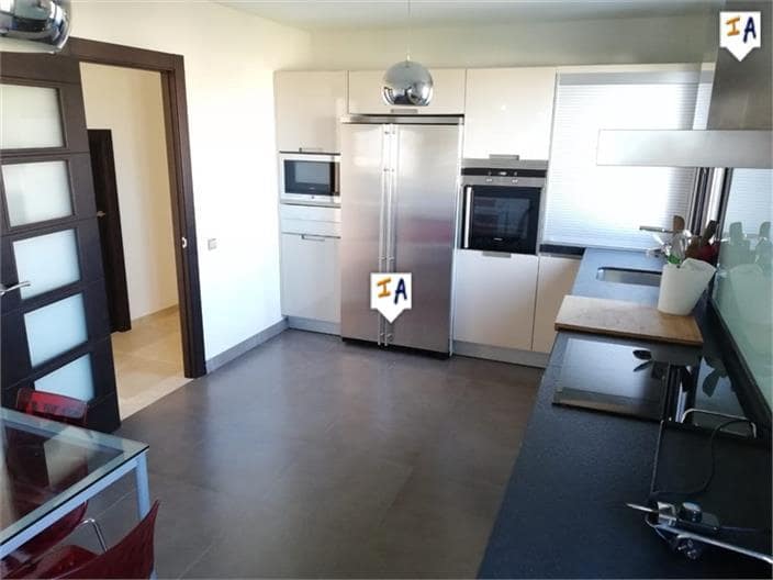 4 slaapkamer Villa te koop in La Linea de la Concepcion met zwembad garage - € 990.900 (Ref: 5428708)