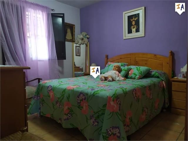 4 slaapkamer Finca/Landhuis te koop in Alcaucín met zwembad garage - € 450.000 (Ref: 5451697)