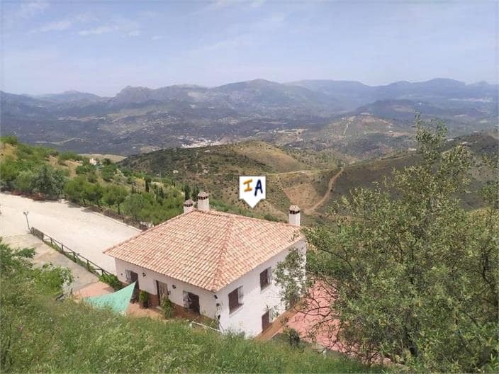 6 bedroom Finca/Country House for sale in Colmenar with pool garage - € 429,900 (Ref: 5475499)