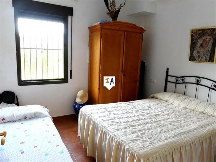 9 soverom Villa til salgs i Priego de Cordoba med svømmebasseng garasje - € 255 000 (Ref: 5498451)