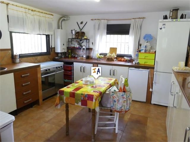 9 soveværelse Villa til salg i Priego de Córdoba med swimmingpool garage - € 255.000 (Ref: 5498451)