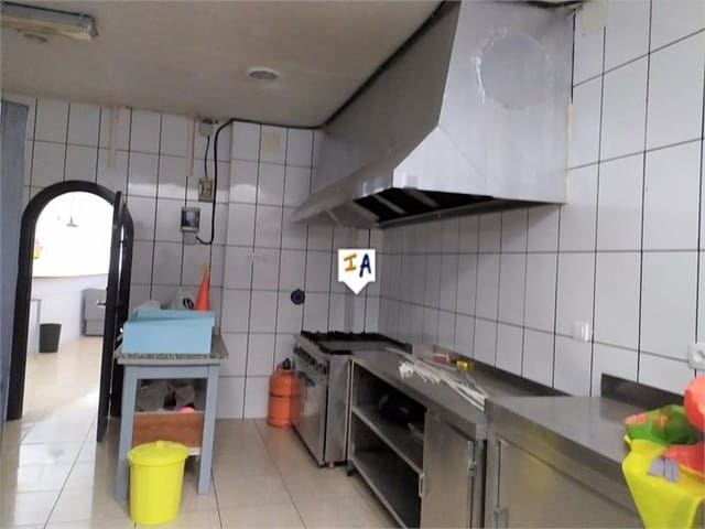 Commercieel te koop in Loja met garage - € 181.500 (Ref: 5503553)