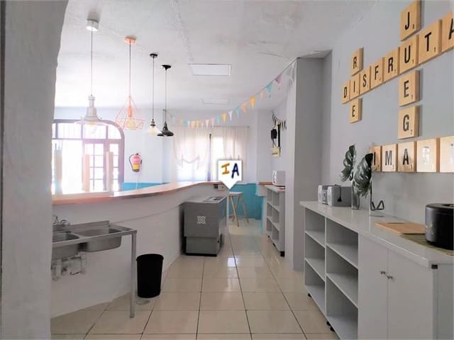 Commercieel te koop in Loja met garage - € 181.500 (Ref: 5503553)