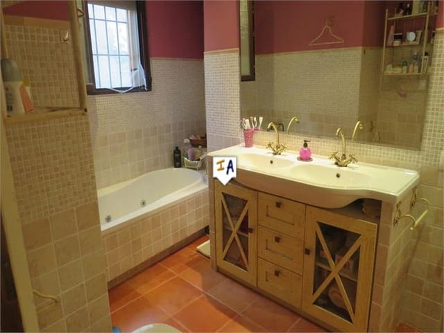 3 bedroom Townhouse for sale in Pegalajar - € 105,000 (Ref: 5548727)