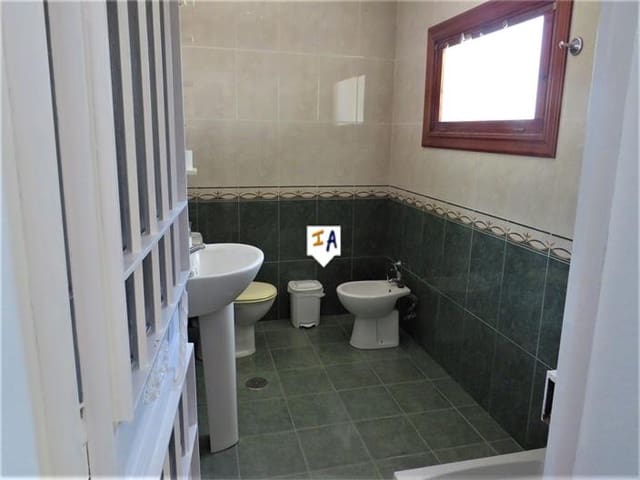 4 bedroom Villa for sale in Alcaudete with pool garage - € 270,000 (Ref: 5576828)