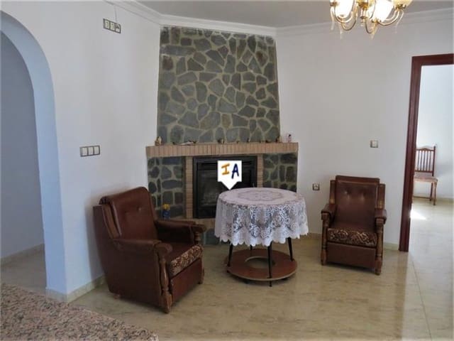 4 bedroom Villa for sale in Alcaudete with pool garage - € 270,000 (Ref: 5576828)