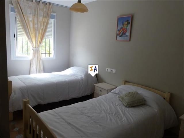 3 soveværelse Villa til salg i Fuente-Tójar med swimmingpool - € 125.000 (Ref: 5621475)