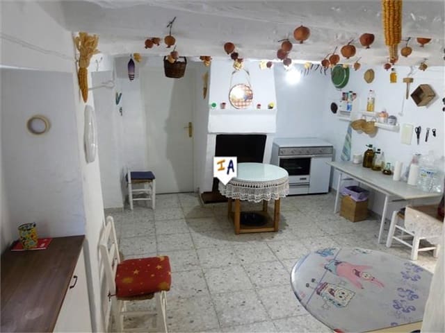 5 soveværelse Byhus til salg i Almedinilla med garage - € 102.000 (Ref: 5648124)