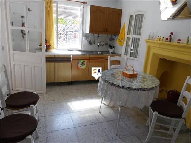 5 soveværelse Byhus til salg i Almedinilla med garage - € 102.000 (Ref: 5648124)