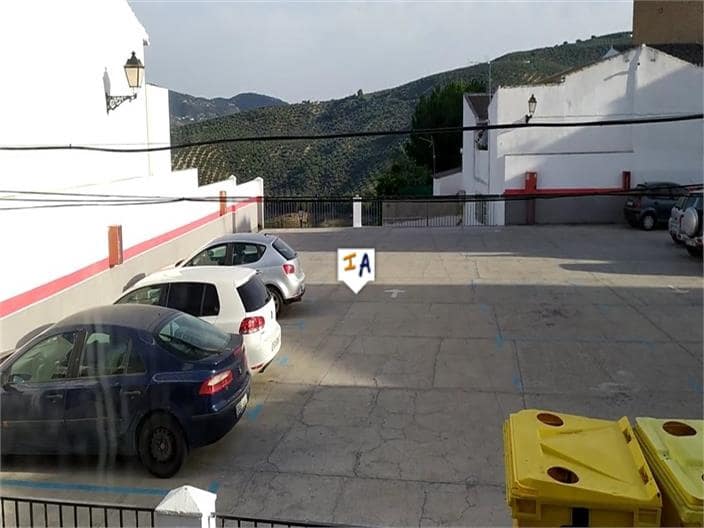 3 soverom Hus til salgs i Iznajar med garasje - € 69 000 (Ref: 5694797)