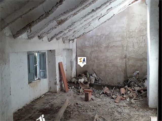 5 soveværelse Finca/Landehus til salg i Martos med garage - € 65.000 (Ref: 5851681)