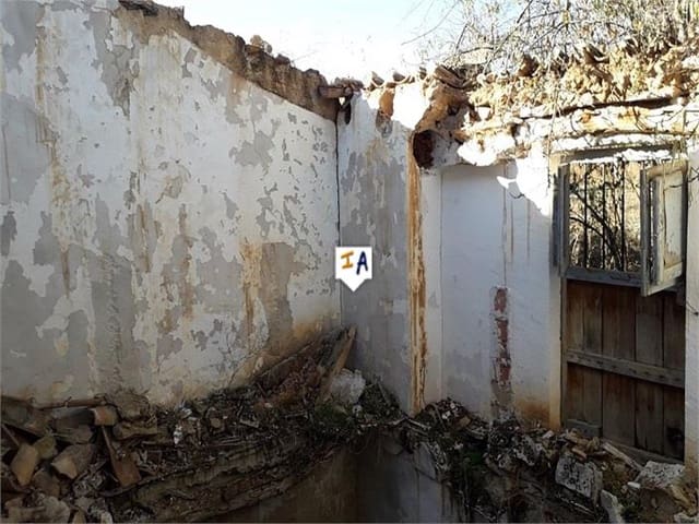 5 soveværelse Finca/Landehus til salg i Martos med garage - € 65.000 (Ref: 5851681)