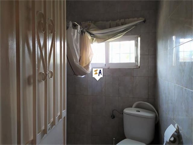 2 soveværelse Villa til salg i Lora del Río med swimmingpool garage - € 440.000 (Ref: 5860312)