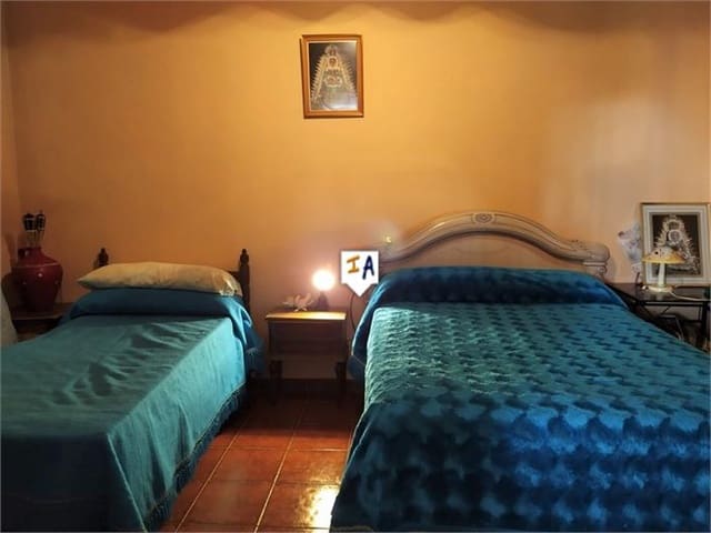 2 soveværelse Villa til salg i Lora del Río med swimmingpool garage - € 440.000 (Ref: 5860312)