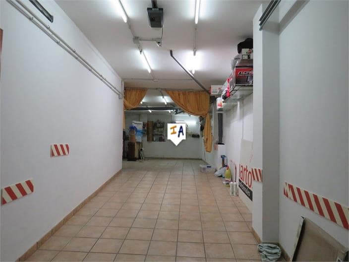 5 soveværelse Byhus til salg i Bobadilla de Alcaudete med swimmingpool garage - € 175.000 (Ref: 5869874)