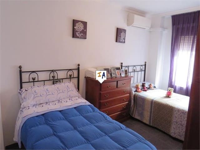 5 slaapkamer Huis te koop in Bobadilla de Alcaudete, Alcaudete met garage - € 189.000 (Ref: 5945245)