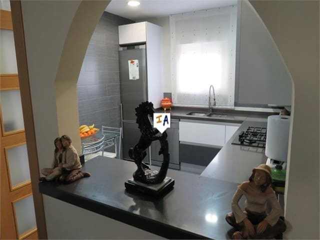 5 slaapkamer Huis te koop in Bobadilla de Alcaudete, Alcaudete met garage - € 189.000 (Ref: 5945245)