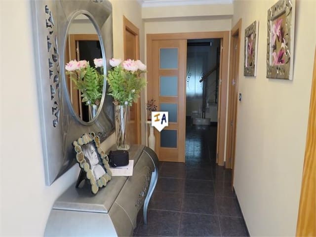 5 slaapkamer Huis te koop in Bobadilla de Alcaudete, Alcaudete met garage - € 189.000 (Ref: 5945245)