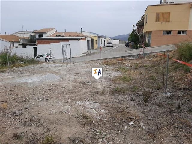 Building Plot for sale in Castillo de Locubín - € 32,000 (Ref: 6100395)