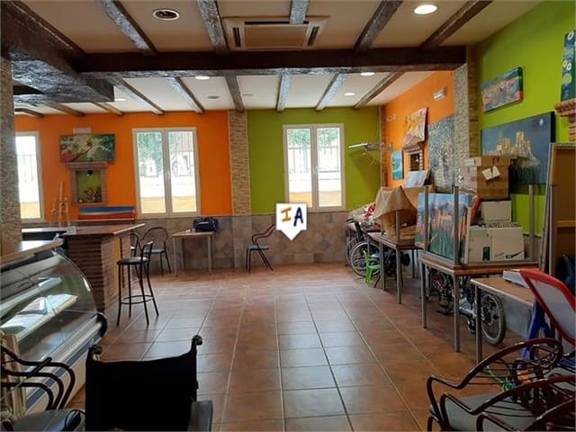 3 bedroom Commercial for sale in Alcalá la Real with garage - € 480,000 (Ref: 6120347)