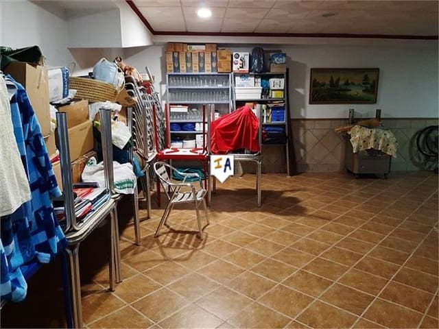 3 bedroom Commercial for sale in Alcalá la Real with garage - € 480,000 (Ref: 6120347)