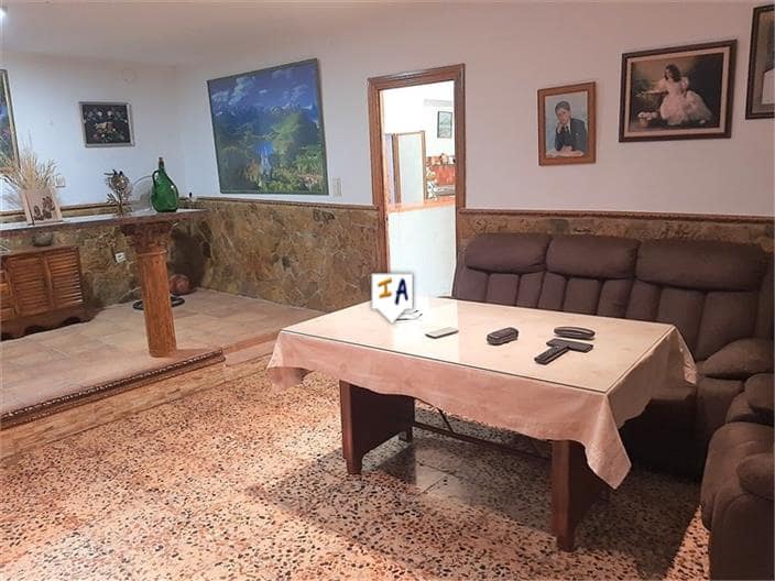 5 slaapkamer Finca/Landhuis te koop in Castillo de Locubin met zwembad garage - € 190.000 (Ref: 6254929)