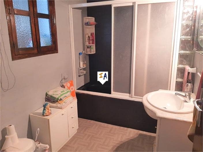 5 slaapkamer Finca/Landhuis te koop in Castillo de Locubin met zwembad garage - € 190.000 (Ref: 6254929)