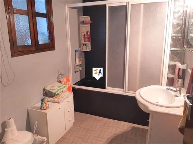 5 slaapkamer Finca/Landhuis te koop in Castillo de Locubín met zwembad garage - € 190.000 (Ref: 6254929)