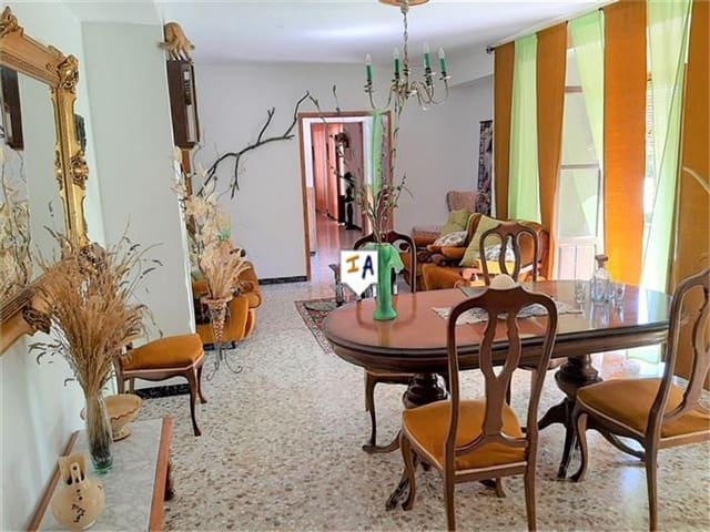 5 slaapkamer Finca/Landhuis te koop in Castillo de Locubín met zwembad garage - € 190.000 (Ref: 6254929)