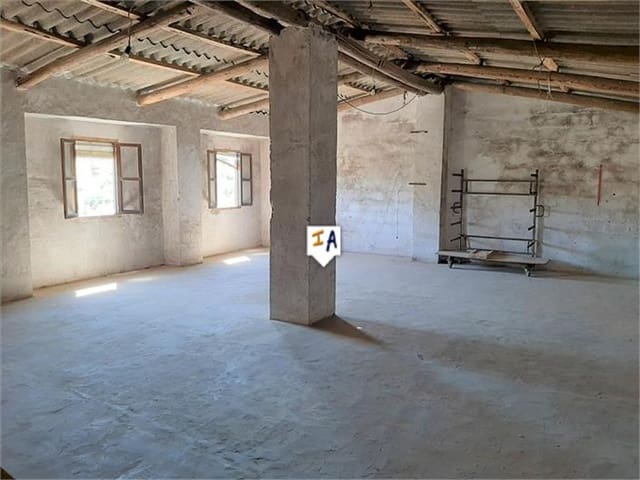 5 slaapkamer Finca/Landhuis te koop in Castillo de Locubín met zwembad garage - € 190.000 (Ref: 6254929)