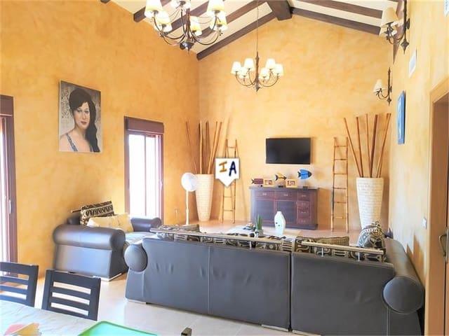 5 soveværelse Villa til salg i La Carlota med swimmingpool garage - € 467.000 (Ref: 6288395)