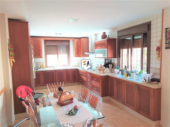 5 soveværelse Villa til salg i La Carlota med swimmingpool garage - € 467.000 (Ref: 6288395)