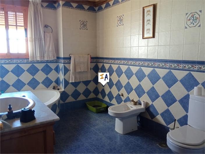 6 soveværelse Byhus til salg i Periana med garage - € 380.000 (Ref: 6440279)