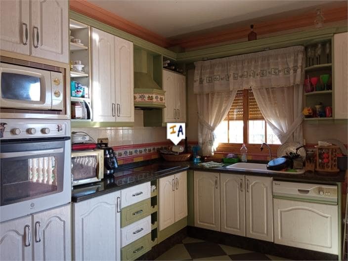 6 soveværelse Byhus til salg i Periana med garage - € 380.000 (Ref: 6440279)