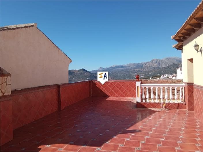 6 soveværelse Byhus til salg i Periana med garage - € 380.000 (Ref: 6440279)