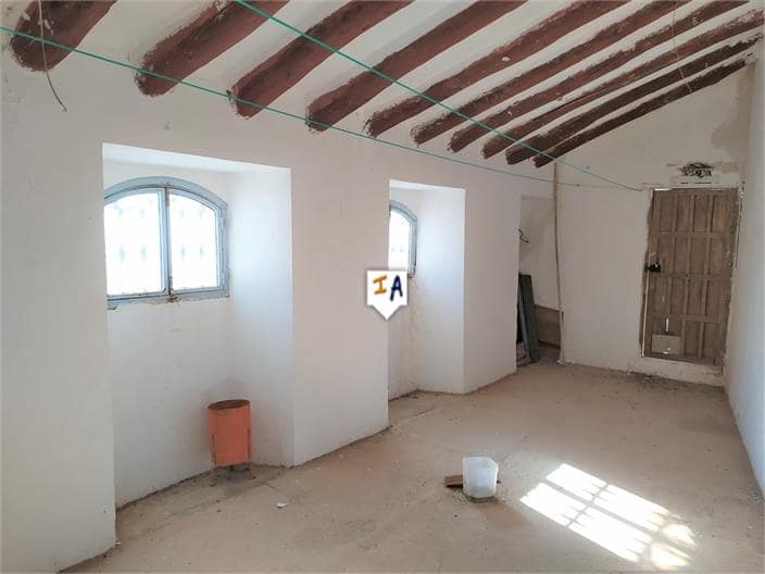 6 bedroom Townhouse for sale in Monturque - € 84,000 (Ref: 6479300)